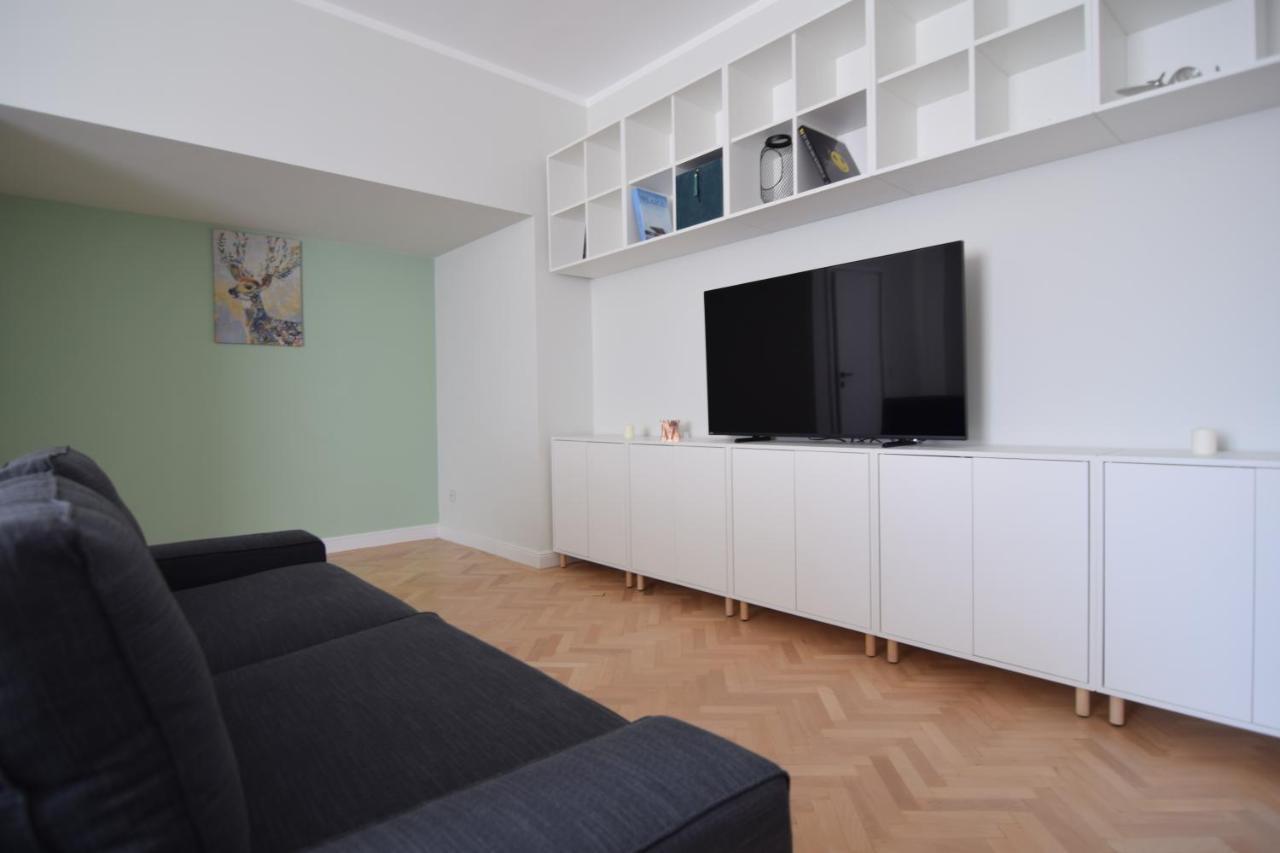 Beautiful Apartment In Old City بوخارست المظهر الخارجي الصورة