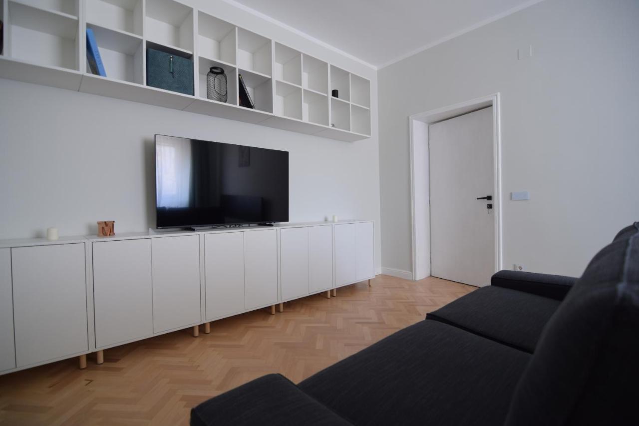 Beautiful Apartment In Old City بوخارست المظهر الخارجي الصورة