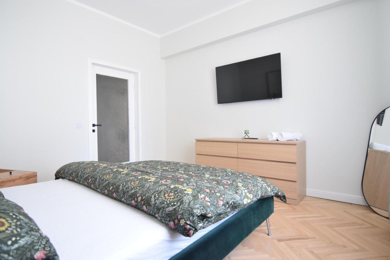 Beautiful Apartment In Old City بوخارست المظهر الخارجي الصورة