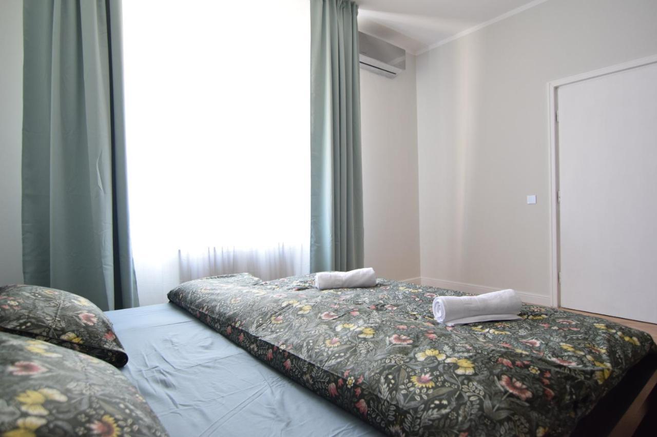 Beautiful Apartment In Old City بوخارست المظهر الخارجي الصورة